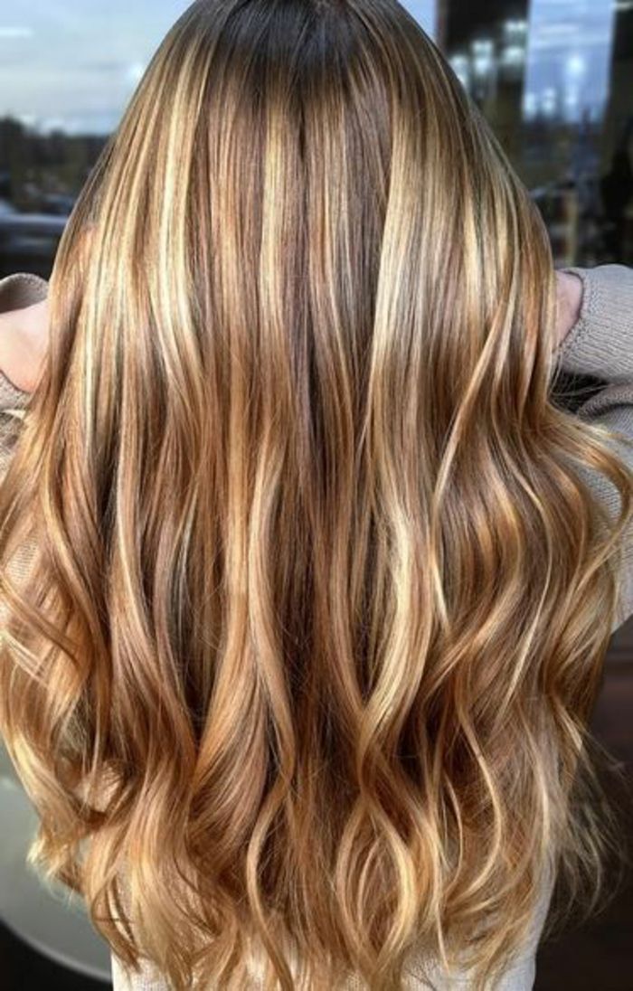 Idee Coiffure Meche Caramel Cheveux Lumineuses Ondules Balayage Sur Cheveux Chatains Madame Tn Magazine Feminin Numero 1 Mode Beaute Shopping Lifestyle