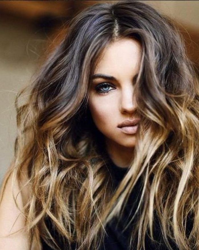 Idee Coiffure Meches Caramel Cheveux Magnifiques Couleur Cheveux Chatain Fonce Yeux Bleus Madame Tn Magazine Feminin Numero 1 Mode Beaute Shopping Lifestyle