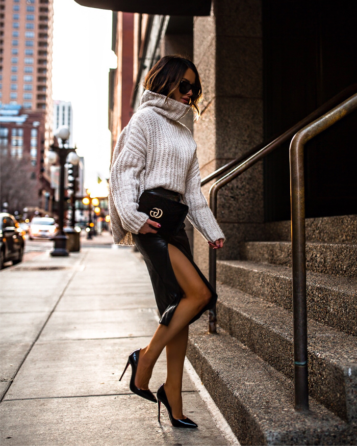 lunette de soleil tendance femme chaussures talons jupe cuir noir longue fendu pull oversize beige mode felle hiver