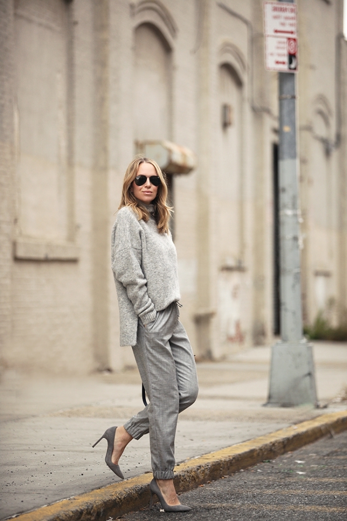 total look gris vêtements casual style vestimentaire pull oversize look jogging femme chic